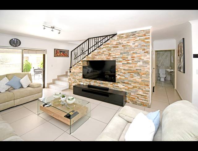 3 BEDROOM HOUSE FOR SALE IN NORTH RIDING